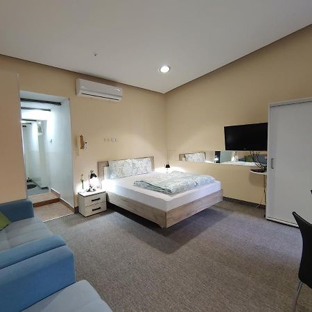 Apartment Danijela-City Centar Белград Екстериор снимка